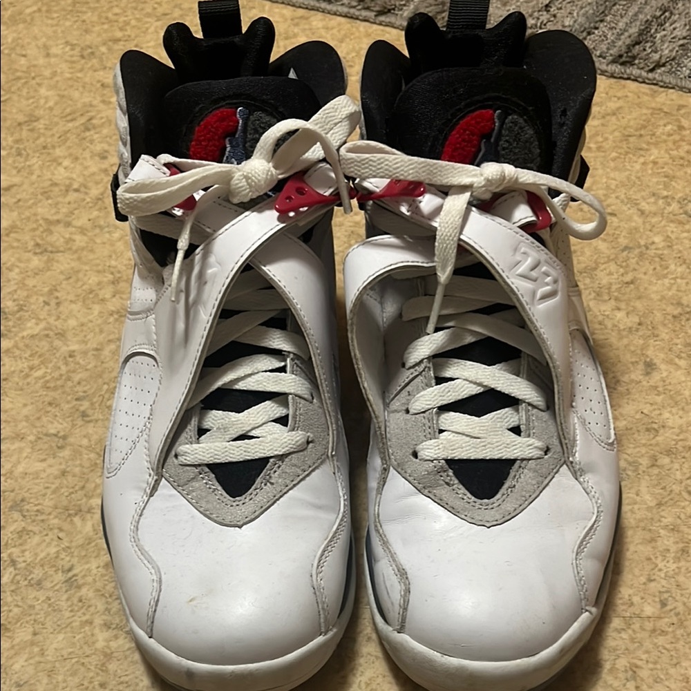 Retro Air Jordan XIII (2013) Bugs Bunny
